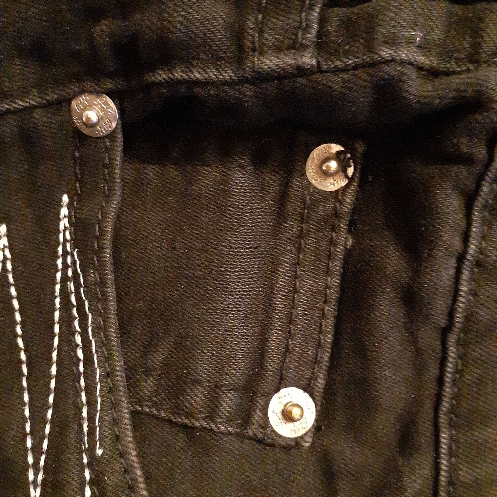 Filthy Wealthy - Picture 3 of 9